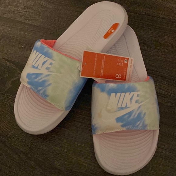 Brand new Nike slides - Picture 1 of 3